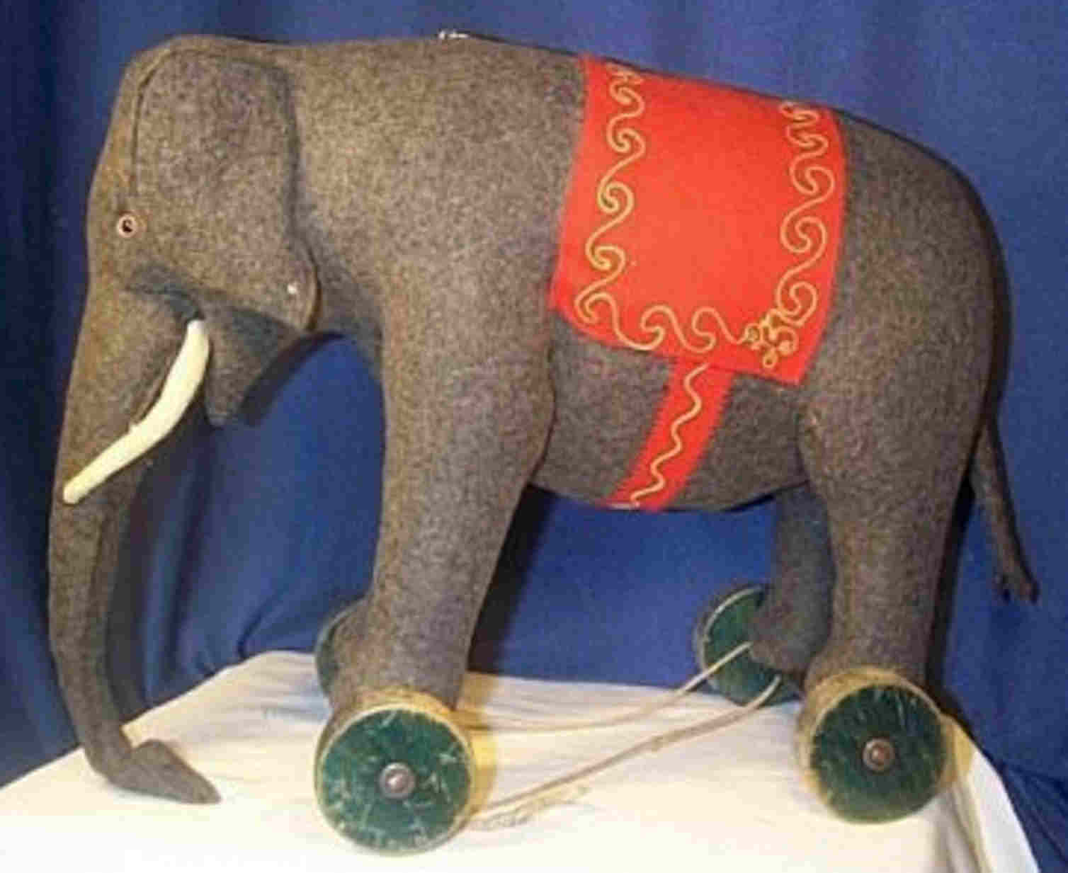 elephant on wheels