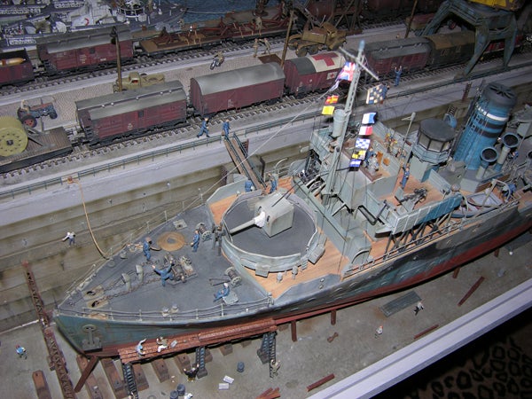 /gallery/boats-britishww2port/British_WW2_Military_Port_001.jpg