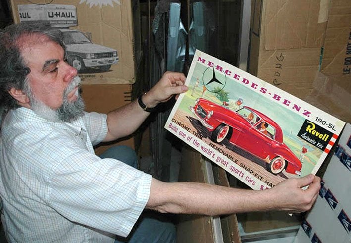 /gallery/scale-model-news/Dean_Milano_Revell_MB.jpg Dean MIlano with Revell MB