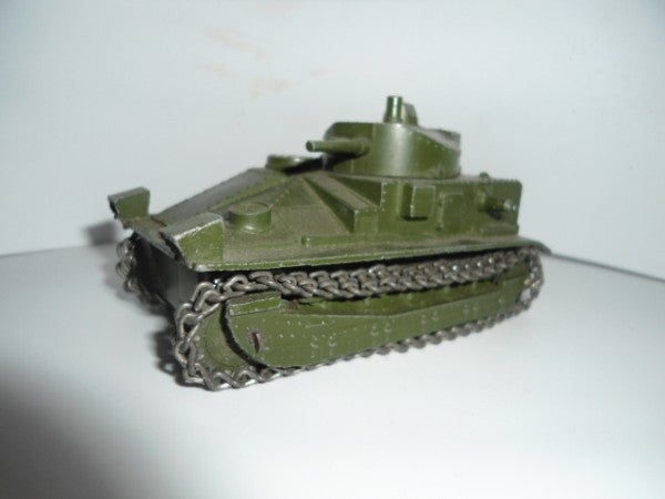 DINKY MILITARY#151a  UNCUT   LENGTH ENOUGH FOR 2 TRACKS  FOR MED.TANK SILVER 