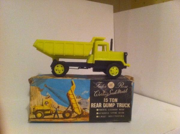 Vieux années 1960 Toy Shop Stock Tudor Rose en plastique polyéthylène dumper truck camion bleu