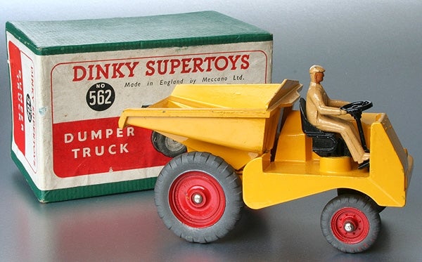 Dinky Toys & Dinky Supertoys boxes: design, dating