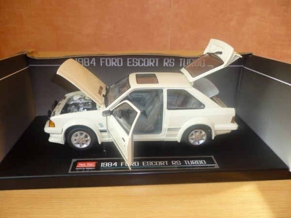 Added 3x Corgi Mk3 Escorts And A Matchbox 2 Pack Amx Javelin